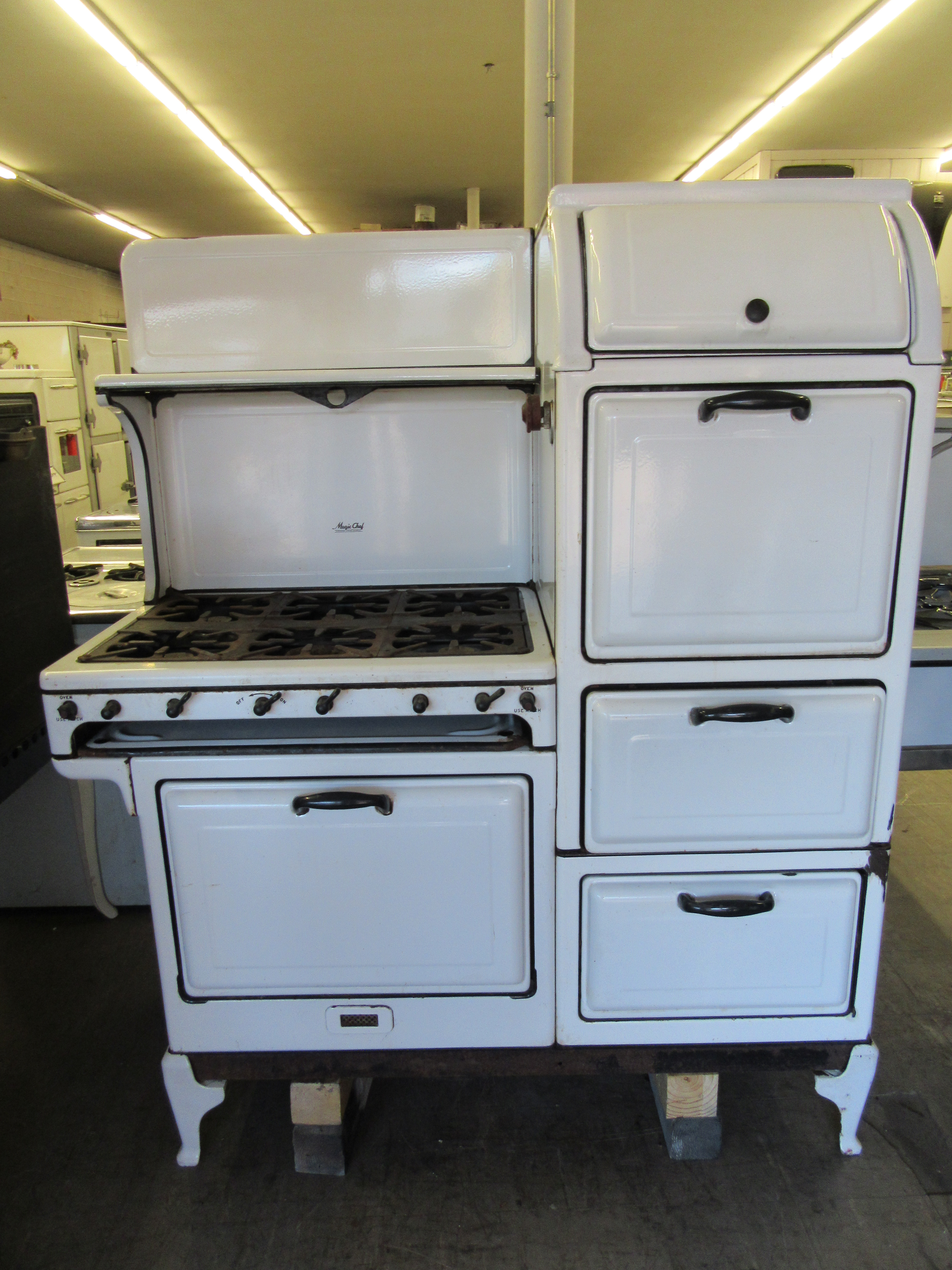 1934 Magic Chef 1000 Gas Stove