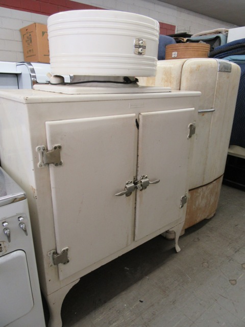 1936 2-Door GE Monitor Top