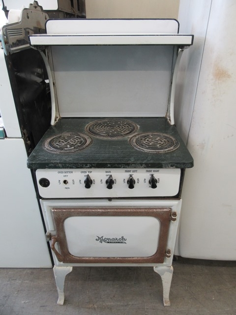 https://www.antiqueappliances.com/wp-content/uploads/1929-Monarch-3-burner-1-rotated.jpg