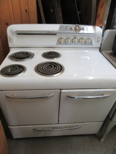 1948 Kelvinator Electric Stove