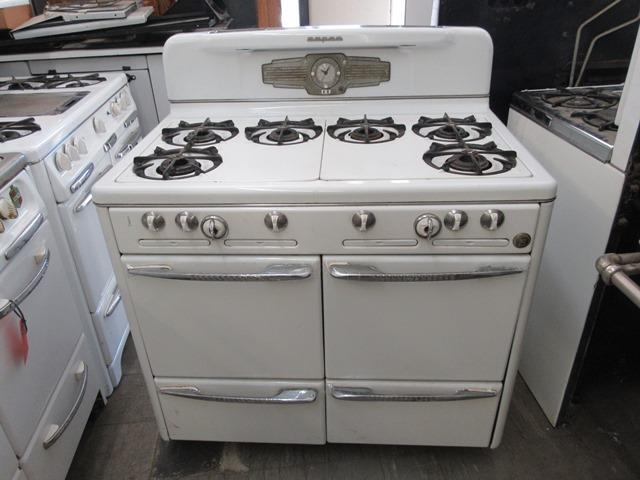 https://www.antiqueappliances.com/wp-content/uploads/1950-Roper-6-Burner-3.jpg