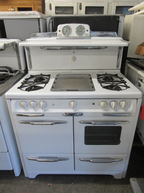 1952 Wedgewood Gas Stove - Antique Appliances