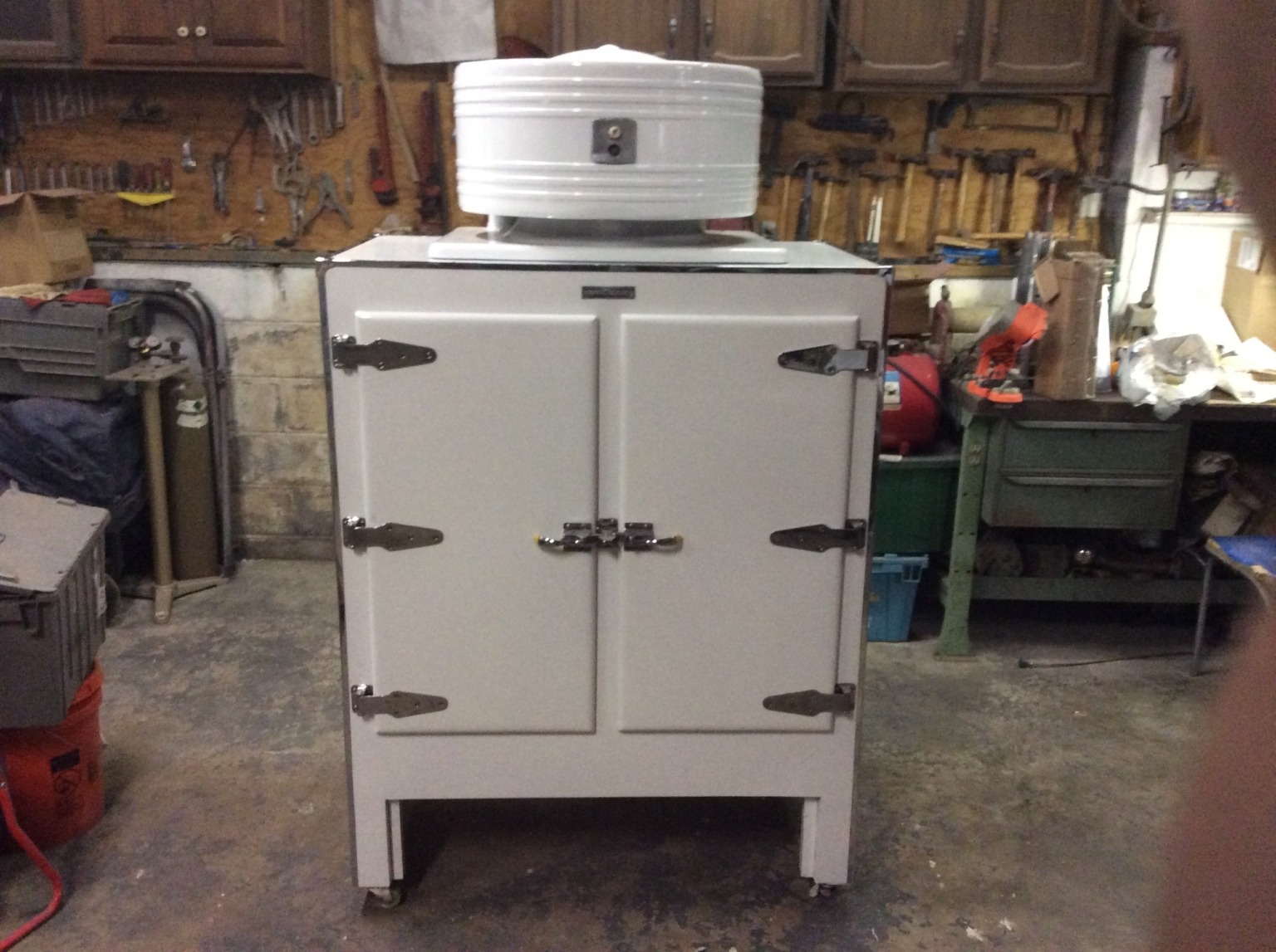 General Electric antique refrigerator/ freezer from 30's / 40's